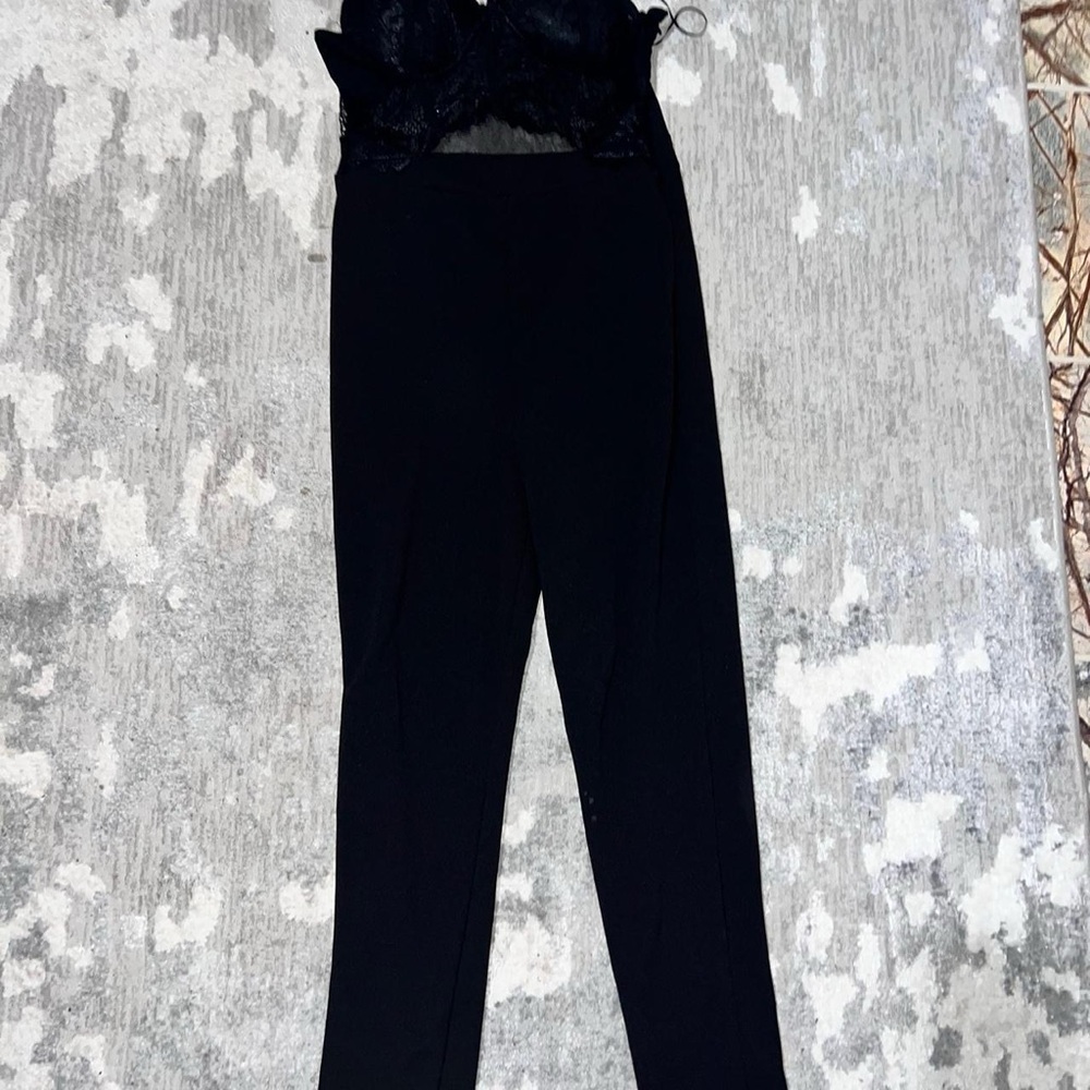 Sleek Black Jumpsuit with Classic Silhouette